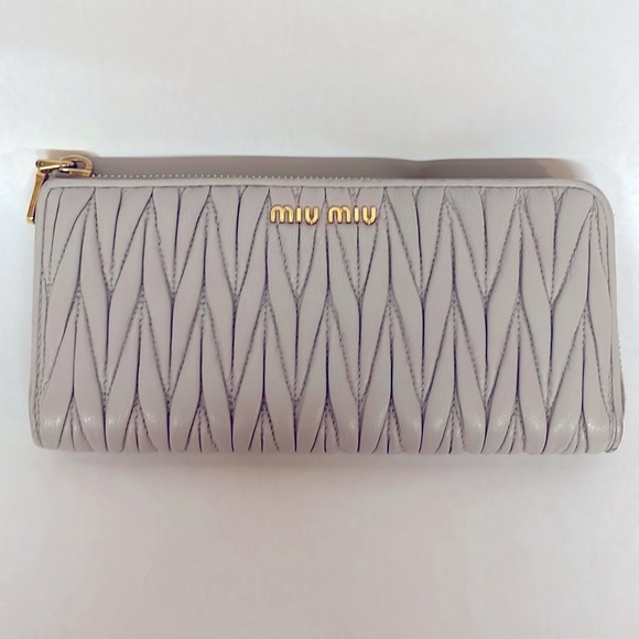 *HP x2* Miu miu matelasse pomice long zipper wallet (5M1183) - Picture 2 of 15